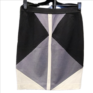 BLACK AND WHITE DESIGN SKIRT
